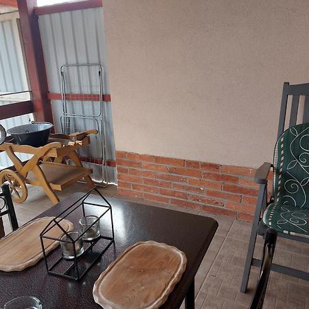 Akacvirag Airport Vendeghaz Apartment Дебрецен Екстериор снимка